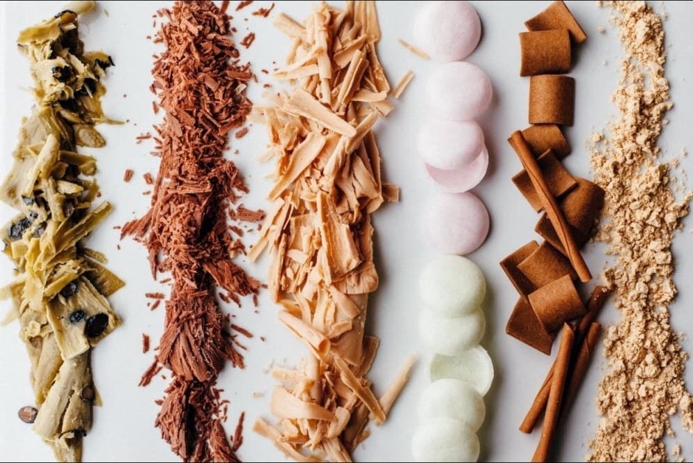 氷に合わせる素材 — 抹茶、チョコレート、白玉、焙じ茶